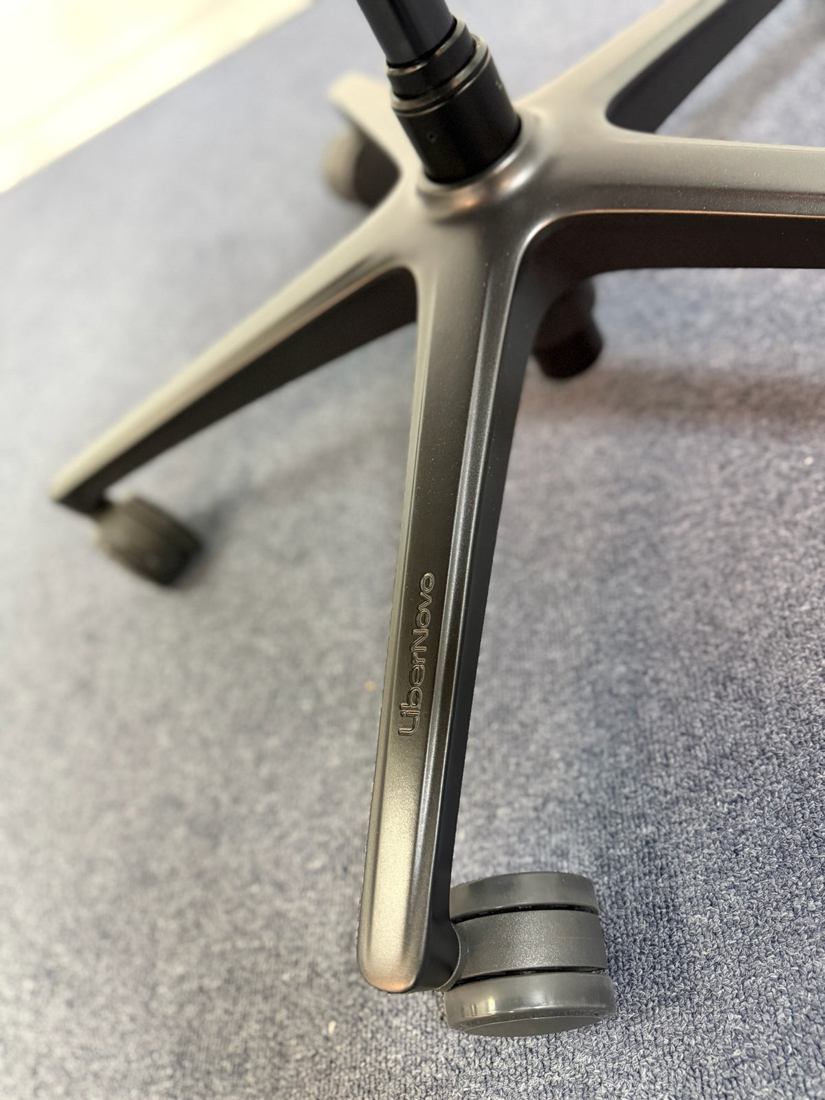 LiberNovo Maxis Big & Tall Dynamic Ergonomic Chair